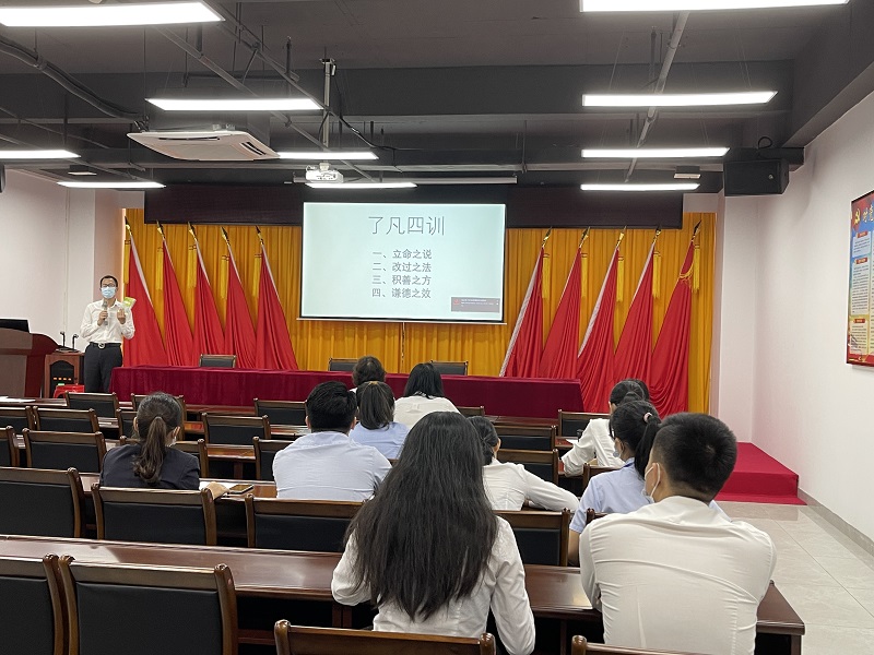 1651047619124792.jpg 读书分享会图片1.jpg