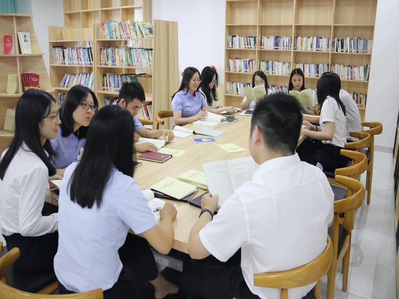 职工书屋图片3.jpg